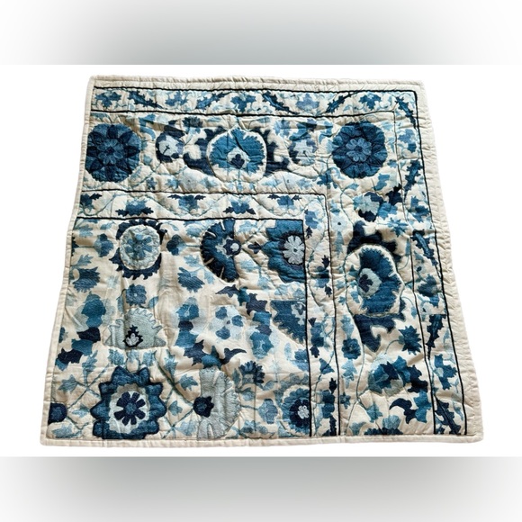 NEW Pottery Barn Penelope Handcrafted Quilted Sham, Euro Pillow BLUE Applique - Picture 6 of 10